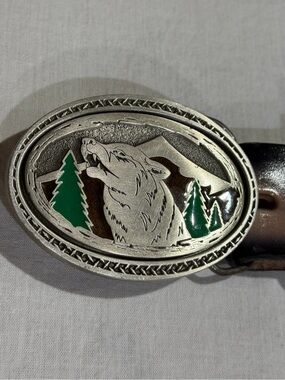 Men's Silver Tone Howling Wolf Belt and Buckle with Tooled Wolf Design